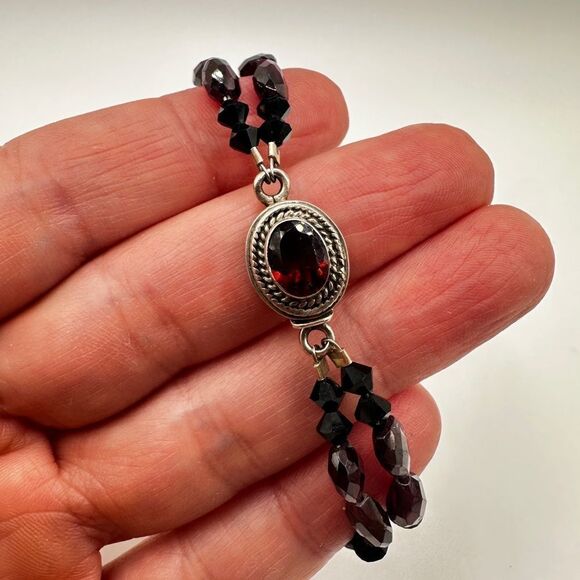 Faceted garnet in a sterling silver clasp with garnet, crystal beaded bracelet! - Picture 11 of 13